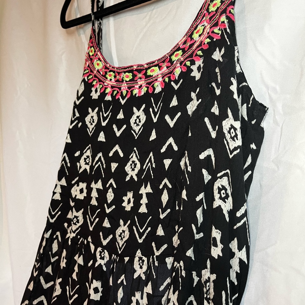 ~Black & white flowery kiwi dress~